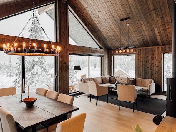Ferienhütte, 5 Schlafzimmer, barrierefrei, Terrasse | Esszimmer