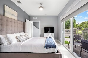 4 makuuhuonetta, silitysrauta/-lauta, vauvan matkasänky, Wi-Fi