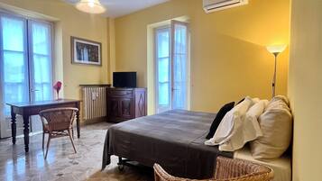 2 phòng ngủ, bàn ủi/dụng cụ ủi quần áo, truy cập Internet không dây