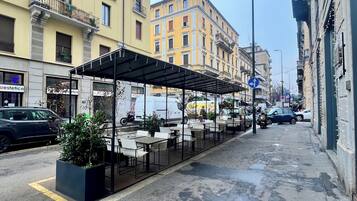 Khu ẩm thực ngoài trời