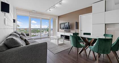 Charming 2-bedroom condo Fabulous MIDTOWN Miami GETAWAY w/Parking, pool, gym
