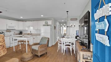 Fridge, oven, stovetop, coffee/tea maker
