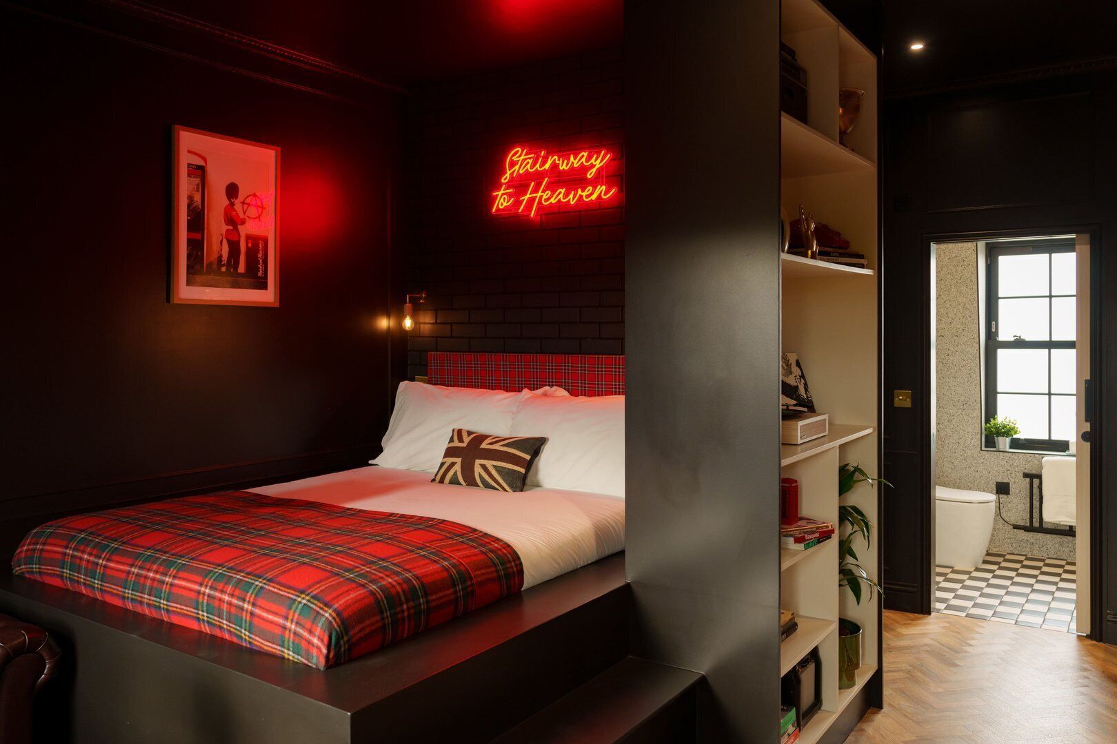 1 dormitorio, tabla de planchar con plancha, Internet y ropa de cama