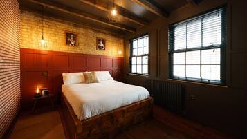 1 habitación, escritorio, tabla de planchar con plancha y internet