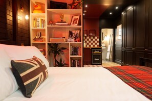 1 soverom, strykejern/-brett, internettilgang og sengetøy