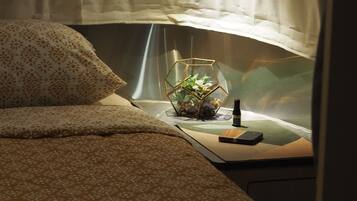 2 bedrooms, bed sheets