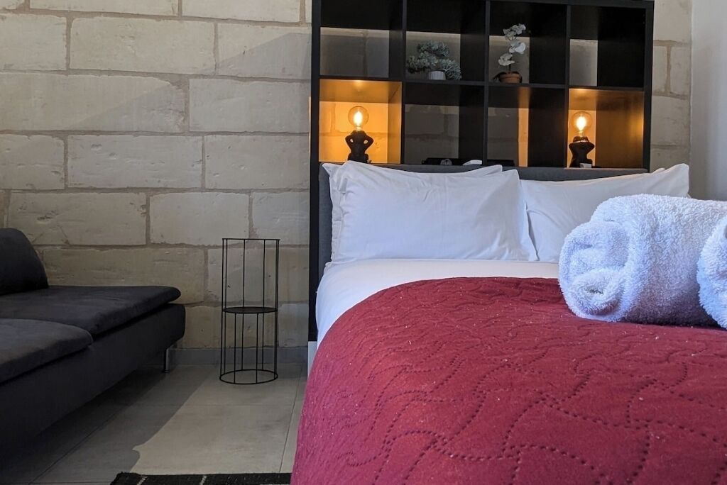 1 camera, ferro/asse da stiro, Wi-Fi, lenzuola