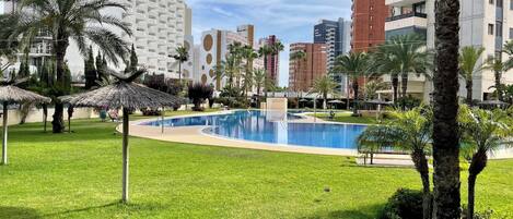 屋内プール、温水プール