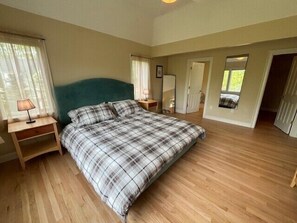 4 عدّة غرف نوم ومكتب وواي فاي وتسهيلات لدخول الكراسي المتحركة