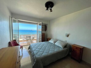 2 makuuhuonetta, silitysrauta/-lauta, vauvan matkasänky, ilmainen Wi-Fi