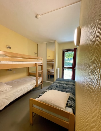 Habitación triple, balcón, vistas a la montaña. La Baleine Blanche