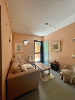 Apartamento básico, vistas a la montaña