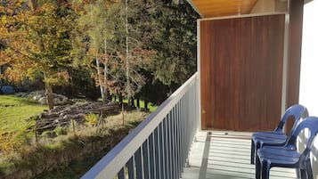 Dobbeltværelse med dobbeltseng eller 2 enkeltsenge - balkon - bjergudsigt | Terrasse/gårdhave