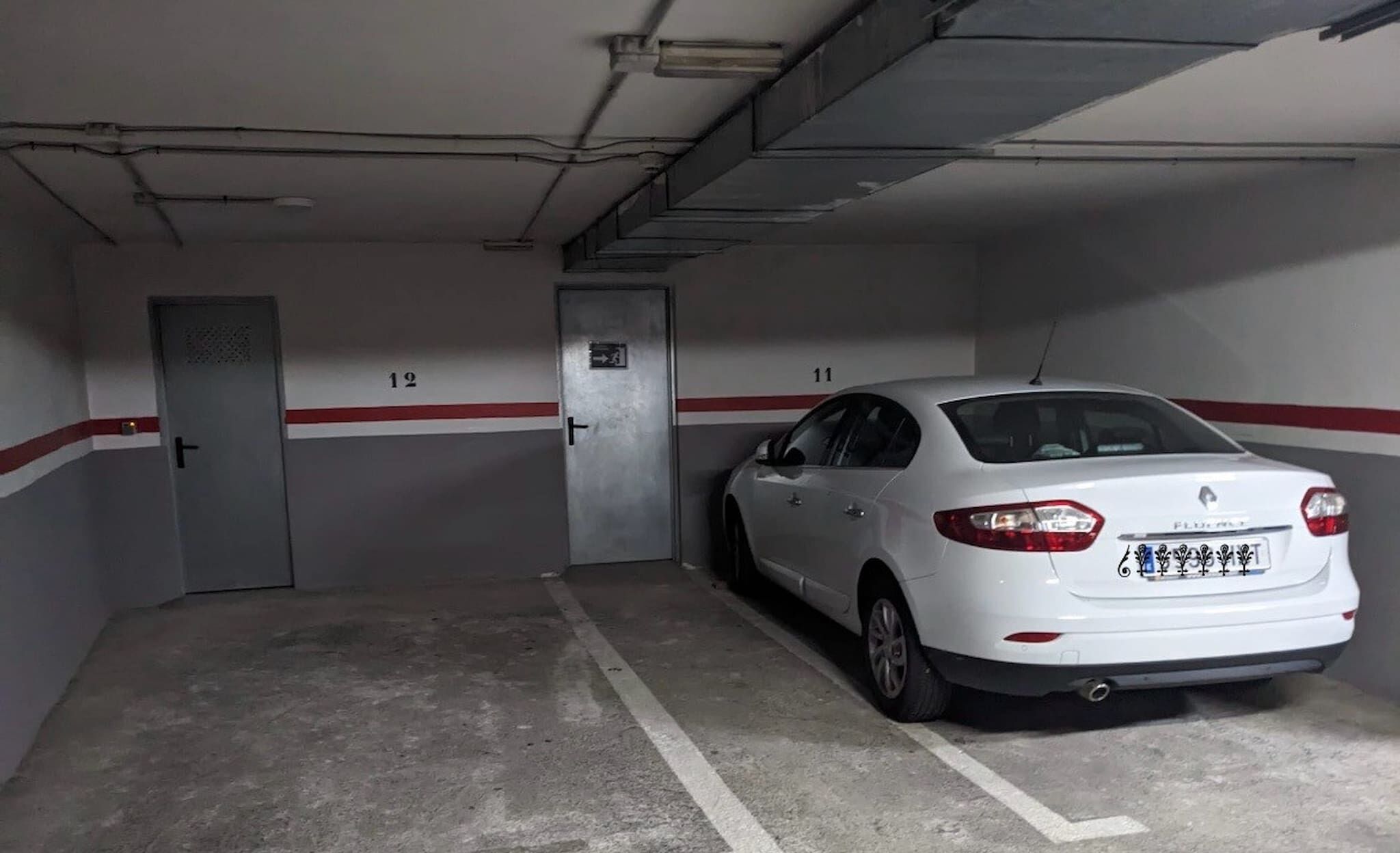 المنطقة المحيطة بالمنشأة