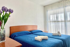 1 bedroom, iron/ironing board, bed sheets - Two bedroom apartment at Kennedy 1 (Benidorm)