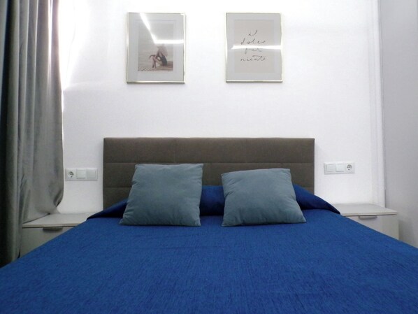 2 slaapkamers, een strijkplank/strijkijzer, gratis wifi, beddengoed