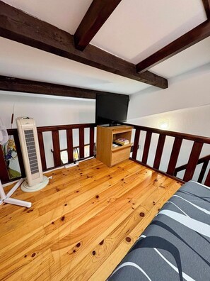 1 bedroom, iron/ironing board, bed sheets