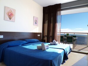 Iron/ironing board, bed sheets