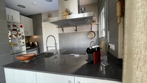 茶具/咖啡用具、冰箱、微波炉、烤箱