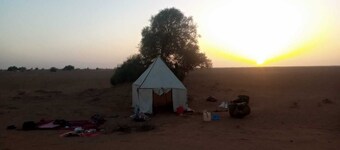 4-bedroom campground in charming Mhamid with WiFi