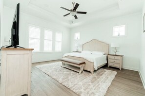 4 soverom, strykejern/-brett, reiseseng for barn og wi-fi (inkludert)