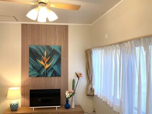 Desk, laptop workspace, blackout curtains, iron/ironing board - HAMBY101 (Chatan)