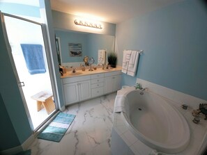 Dusche, Whirlpool, Haartrockner, Handtücher