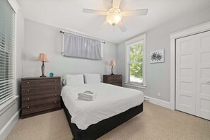 2 bedrooms, iron/ironing board, WiFi, bed sheets