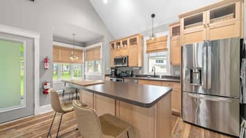 Refrigerador, microondas, horno, placa de cocina