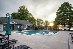 Pool - The Morel - 19 Hollow (Prince Edward)