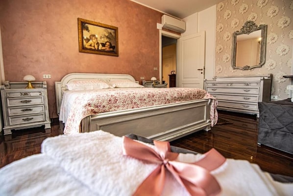 1 bedroom, iron/ironing board, travel crib, WiFi
