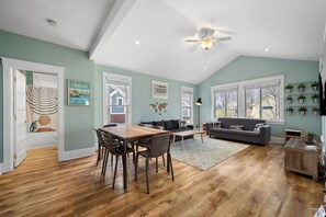 TV - The Hemlock - 1 Hollow (Prince Edward)