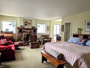 5 habitaciones, escritorio, tabla de planchar con plancha y wifi 
