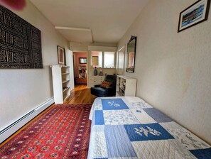 5 bedrooms, desk, iron/ironing board, WiFi - Waterfront Cottage w/ Private Beach & Stunning Views (Hancock)