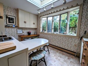 Interior - Waterfront Cottage w/ Private Beach & Stunning Views (Hancock)