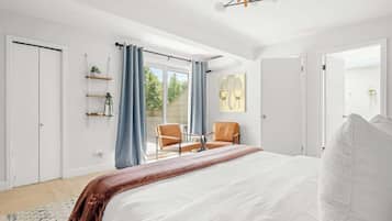 2 slaapkamers, een strijkplank/strijkijzer, wifi, beddengoed