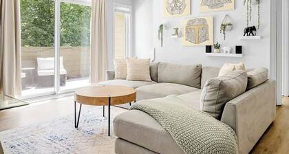 Bright & Modern | King Suite | Creekside Trail