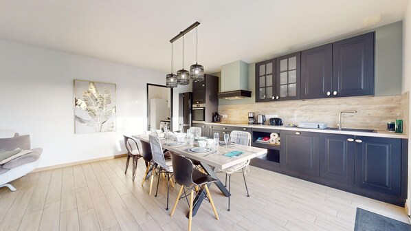 Refrigerador, microondas, horno y lavavajillas