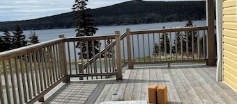 Bay Bulls Waterfront: Steps ToTrail & Boat Tours!