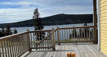 Bay Bulls Waterfront: Steps ToTrail & Boat Tours!