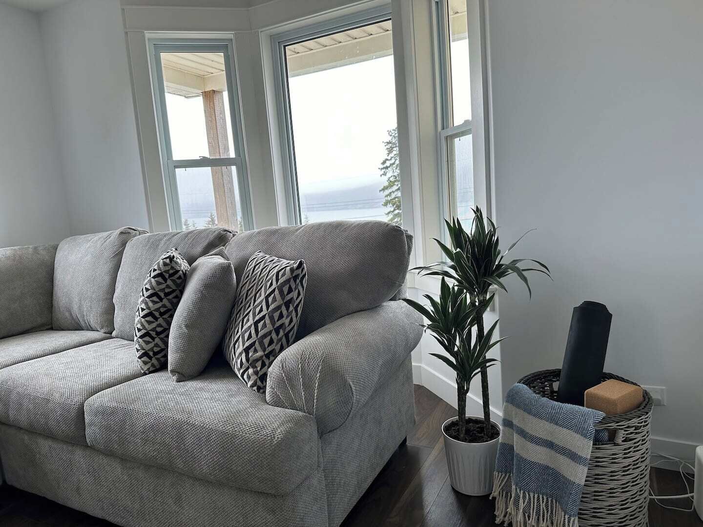 Tv, kontor och datorskärmar