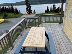 Outdoor dining - Oceanfront Cottage | Walk to Trail & Boat Tours (Bay Bulls)