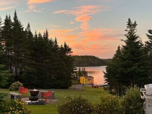 Property grounds - Bermuda Waterfront: Ultimate Lakehouse Experience (Holyrood)