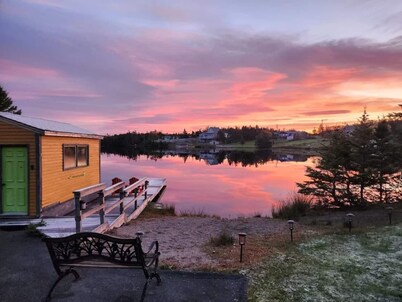 Bermuda Waterfront: Ultimate Lakehouse Experience