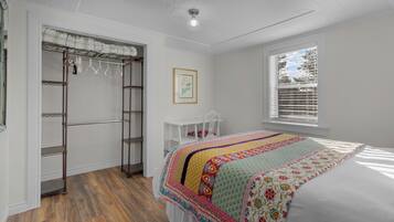 3 chambres, fer et planche à repasser, Wi-Fi gratuit, draps fournis