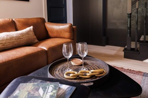 Quidi Vidi Tides: 1BR Walk To QV Attractions