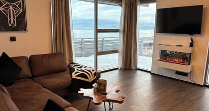 Aurora Horizon Retreat