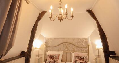 2 double rooms Camille CLAUDEL and Niki de SAINT PHALLE