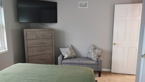 1 bedroom, desk, free WiFi, bed sheets