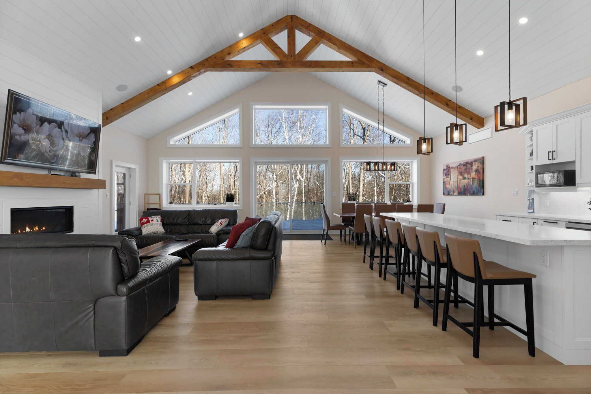 智能电视、壁炉、桌上足球、乒乓球